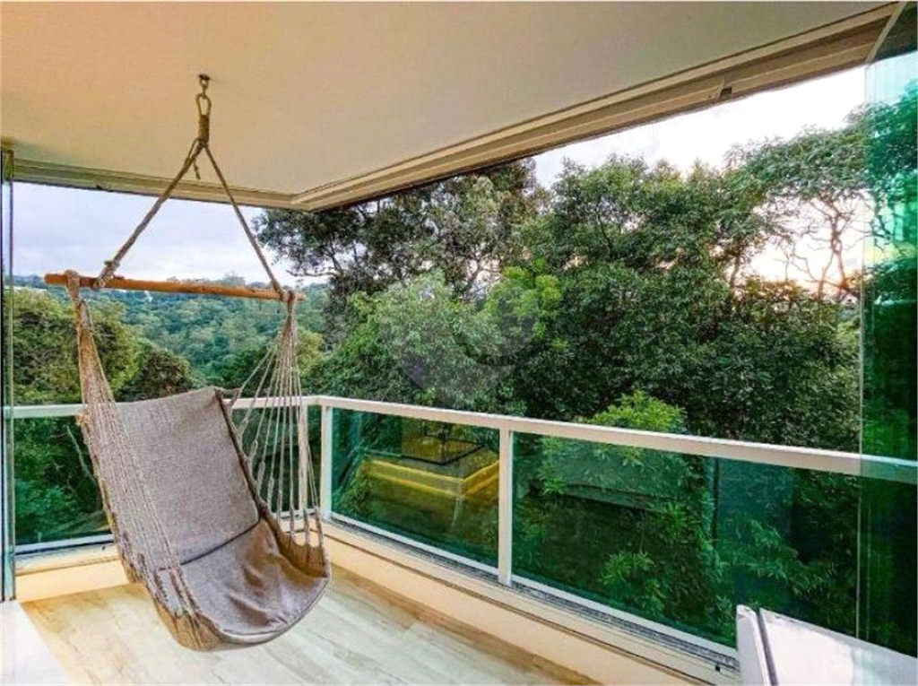 Casa Alto Padrão à Venda ou Locação na Serra da Cantareira | 1000 m² |  4 suítes | 6 vagas!