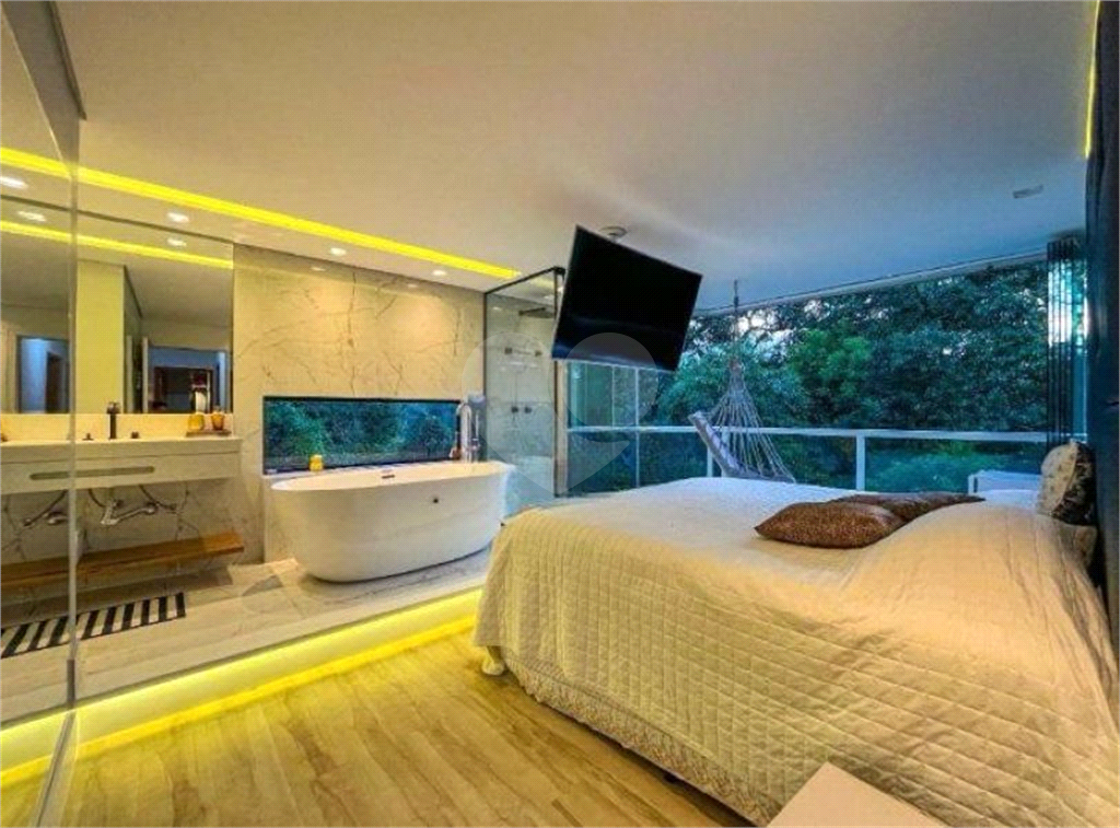 Casa Alto Padrão à Venda ou Locação na Serra da Cantareira | 1000 m² |  4 suítes | 6 vagas!