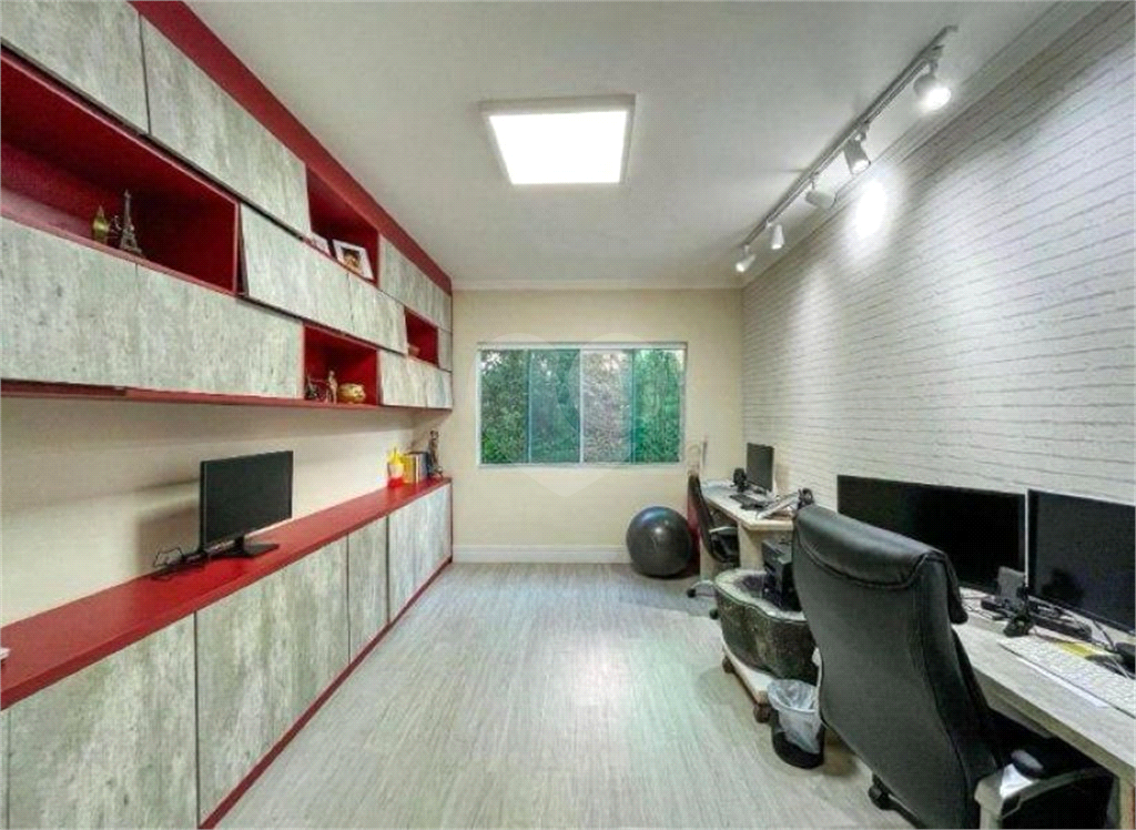 Casa Alto Padrão à Venda ou Locação na Serra da Cantareira | 1000 m² |  4 suítes | 6 vagas!