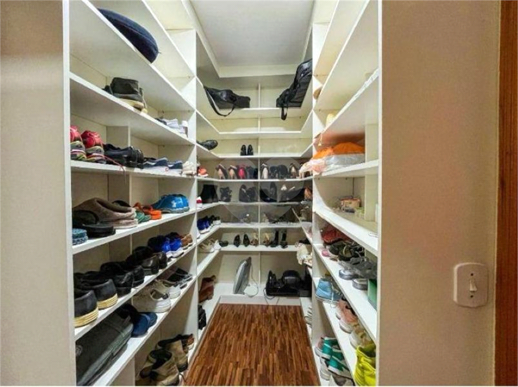 Casa Alto Padrão à Venda ou Locação na Serra da Cantareira | 1000 m² |  4 suítes | 6 vagas!