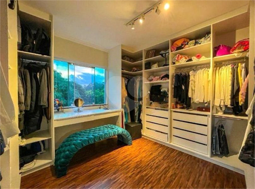 Casa Alto Padrão à Venda ou Locação na Serra da Cantareira | 1000 m² |  4 suítes | 6 vagas!