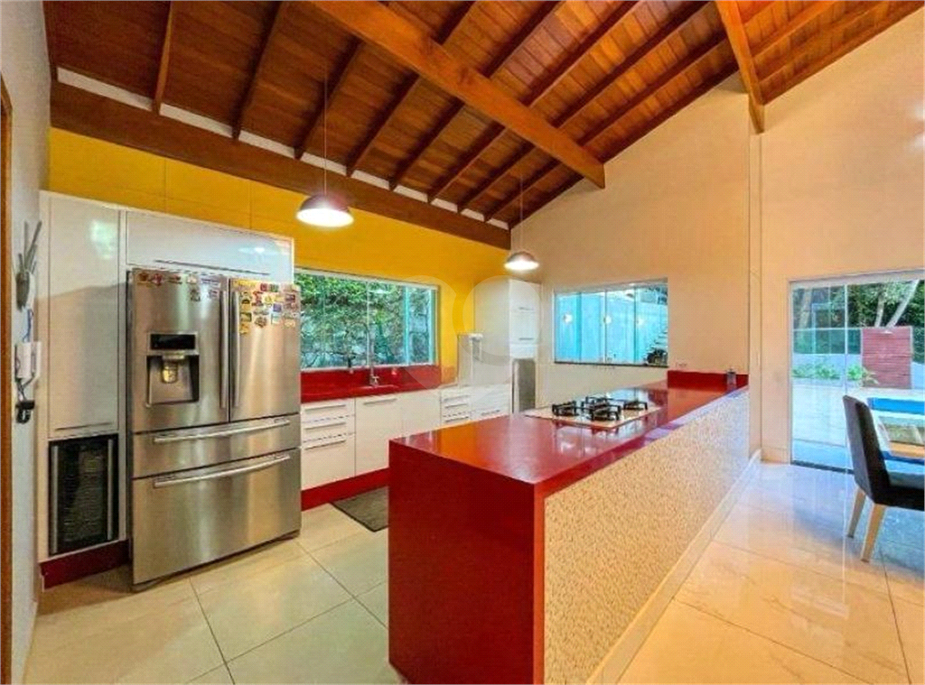 Casa Alto Padrão à Venda ou Locação na Serra da Cantareira | 1000 m² |  4 suítes | 6 vagas!