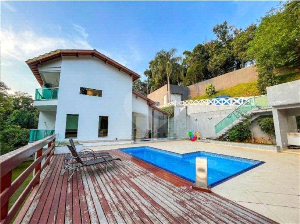 Casa Alto Padrão à Venda ou Locação na Serra da Cantareira | 1000 m² |  4 suítes | 6 vagas!