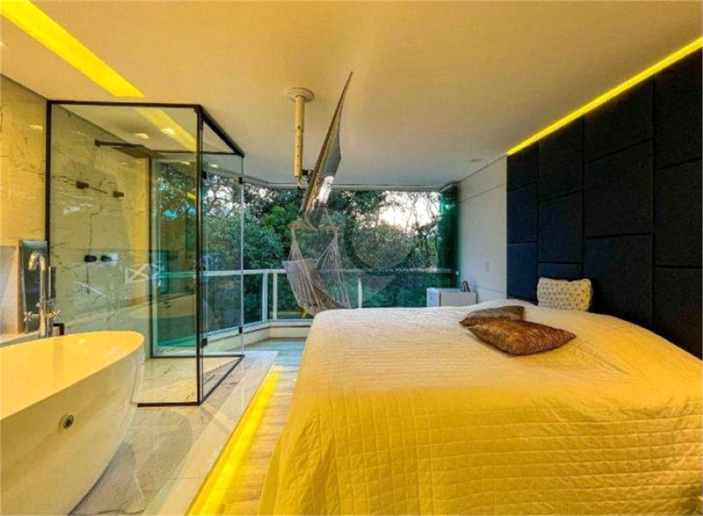 Casa Alto Padrão à Venda ou Locação na Serra da Cantareira | 1000 m² |  4 suítes | 6 vagas!