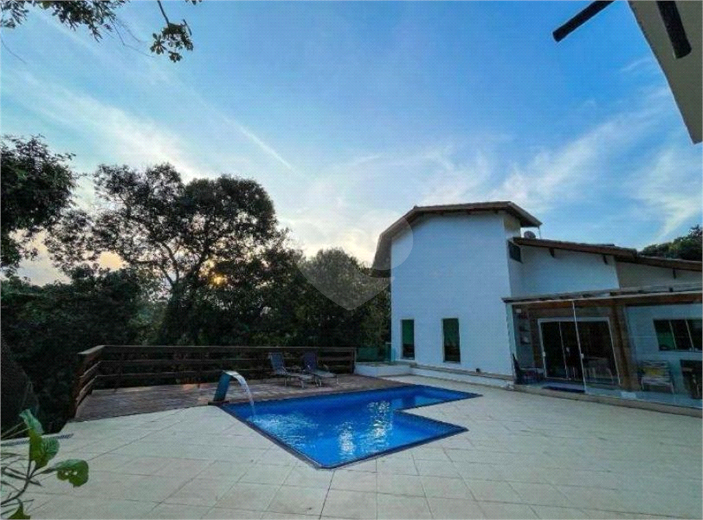 Casa Alto Padrão à Venda ou Locação na Serra da Cantareira | 1000 m² |  4 suítes | 6 vagas!