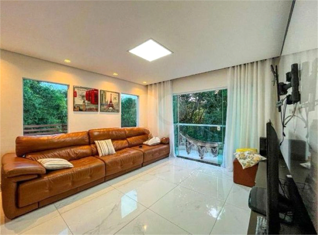 Casa Alto Padrão à Venda ou Locação na Serra da Cantareira | 1000 m² |  4 suítes | 6 vagas!