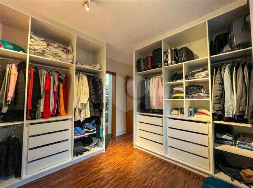 Casa Alto Padrão à Venda ou Locação na Serra da Cantareira | 1000 m² |  4 suítes | 6 vagas!