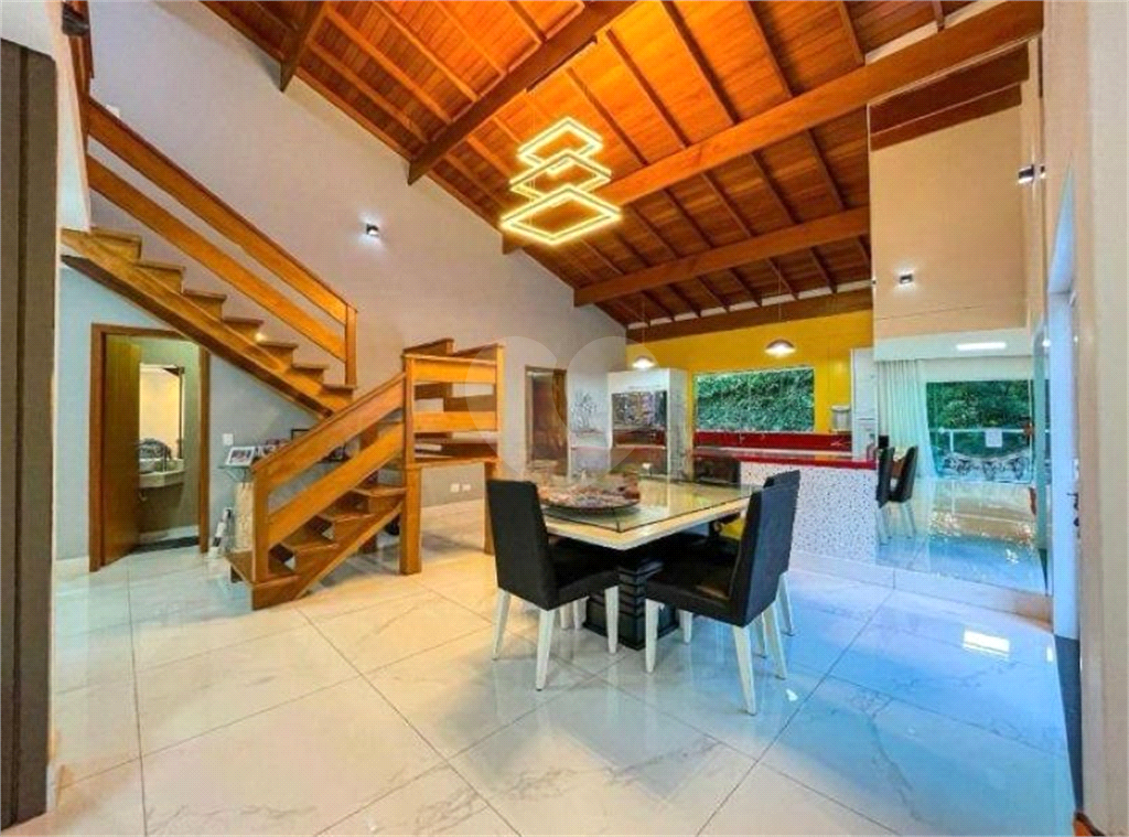 Casa Alto Padrão à Venda ou Locação na Serra da Cantareira | 1000 m² |  4 suítes | 6 vagas!