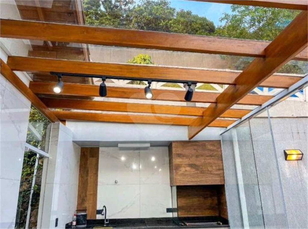 Casa Alto Padrão à Venda ou Locação na Serra da Cantareira | 1000 m² |  4 suítes | 6 vagas!