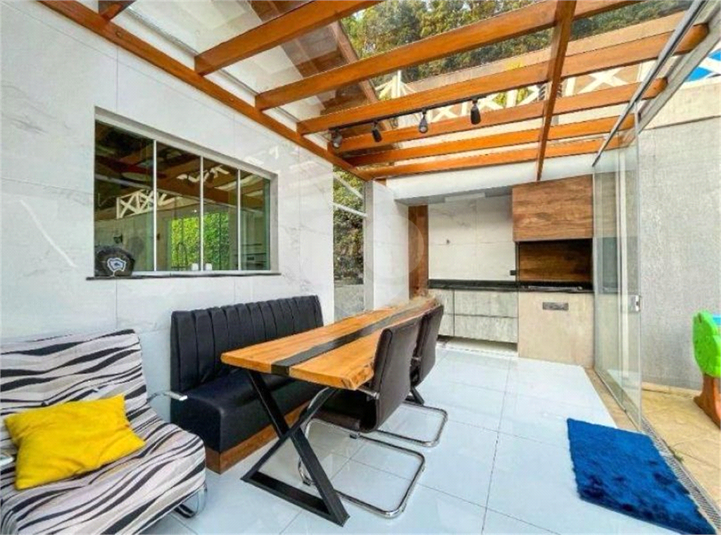 Casa Alto Padrão à Venda ou Locação na Serra da Cantareira | 1000 m² |  4 suítes | 6 vagas!