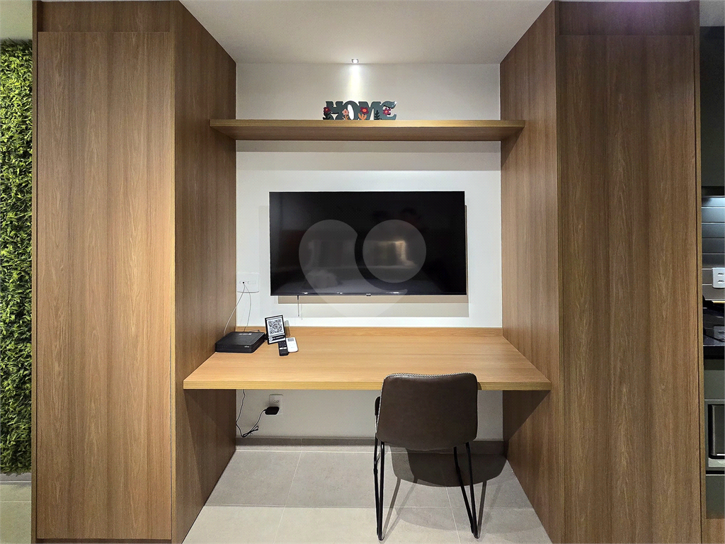 Studio mobiliado ao lado do Metrô Vila Madalena andar alto varanda