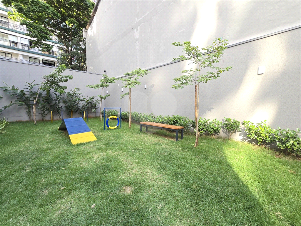 Studio mobiliado ao lado do Metrô Vila Madalena andar alto varanda