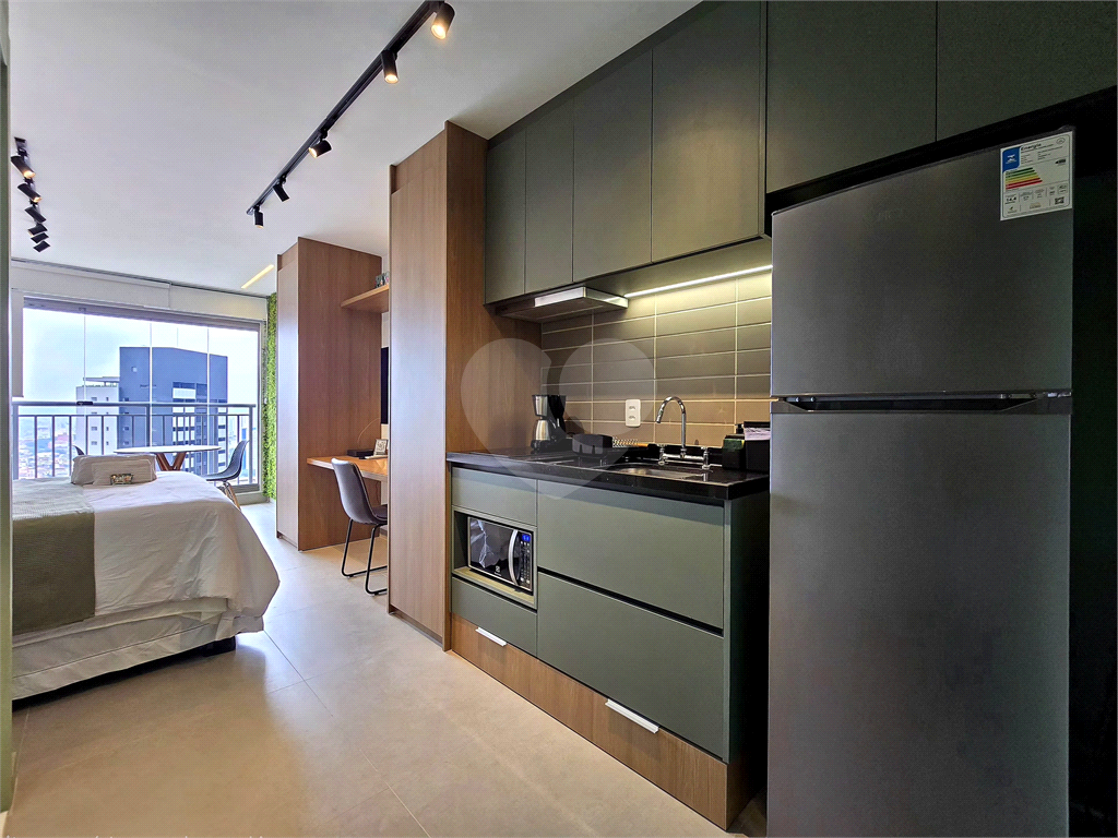 Studio mobiliado ao lado do Metrô Vila Madalena andar alto varanda