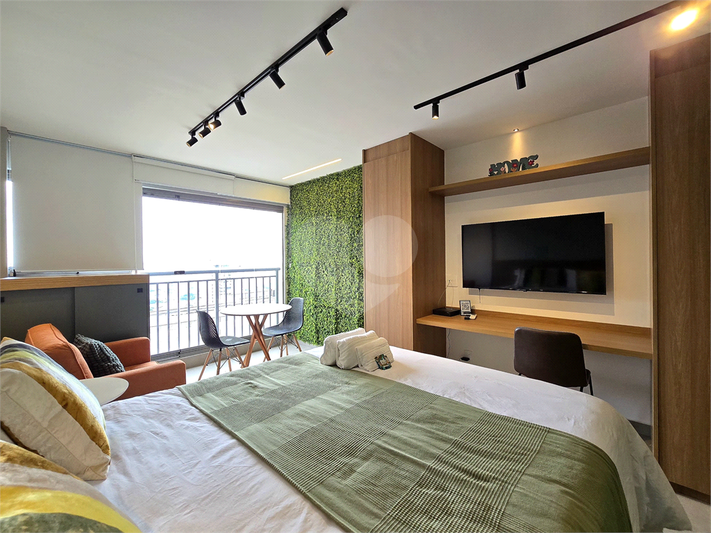 Studio mobiliado ao lado do Metrô Vila Madalena andar alto varanda