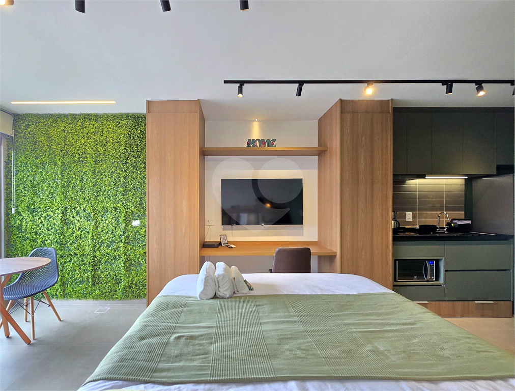 Studio mobiliado ao lado do Metrô Vila Madalena andar alto varanda