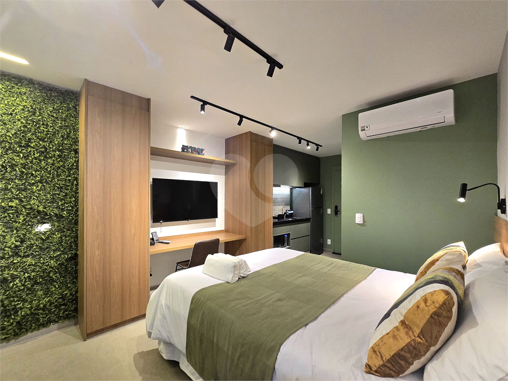 Studio mobiliado ao lado do Metrô Vila Madalena andar alto varanda