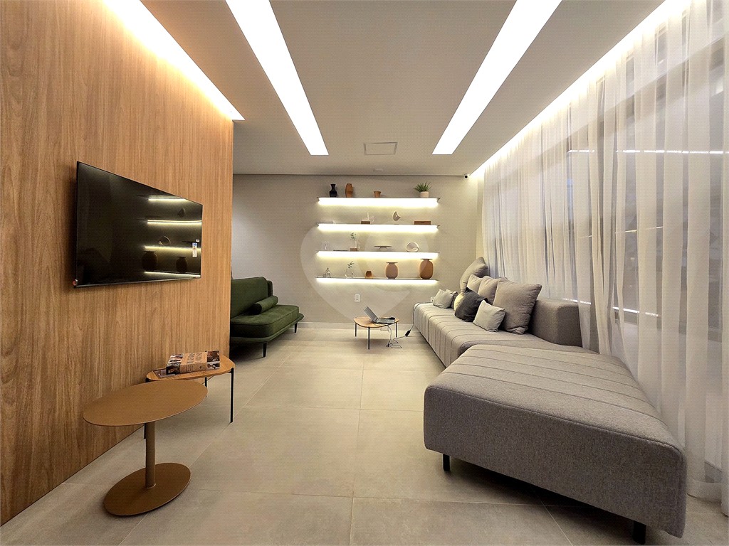 Studio mobiliado ao lado do Metrô Vila Madalena andar alto varanda