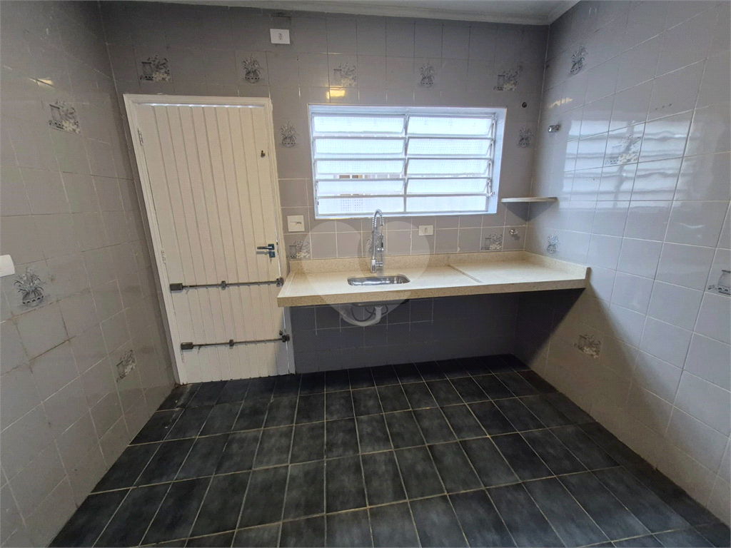 Sobrado, 3 Dormitórios, 2 Banheiros, 2 Vagas. Vila Constância