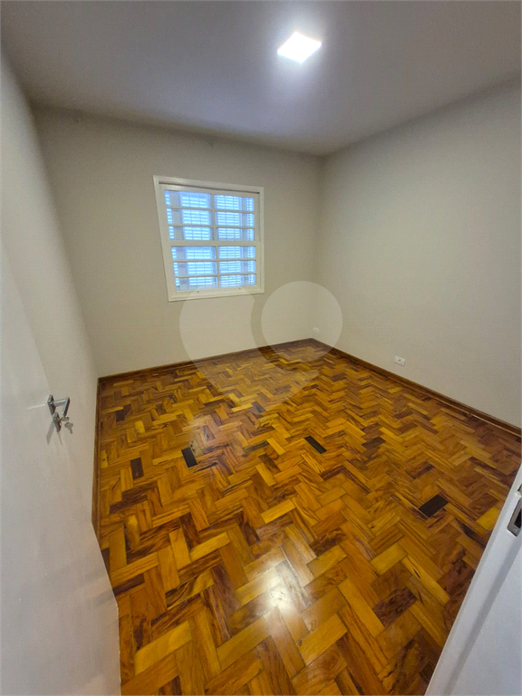 Sobrado, 3 Dormitórios, 2 Banheiros, 2 Vagas. Vila Constância