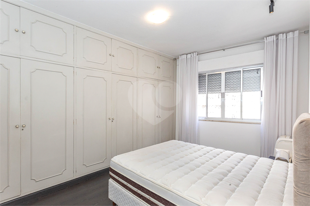 Apartamento Reformado e Mobiliado na Vila Mariana 100m² e 1 vaga. 