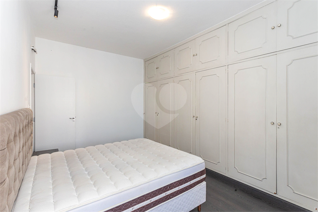 Apartamento Reformado e Mobiliado na Vila Mariana 100m² e 1 vaga. 