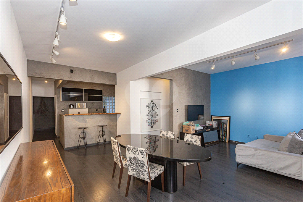 Apartamento Reformado e Mobiliado na Vila Mariana 100m² e 1 vaga. 