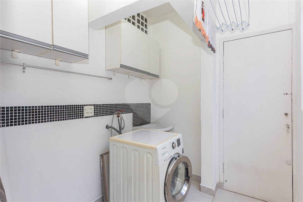 Apartamento Reformado e Mobiliado na Vila Mariana 100m² e 1 vaga. 