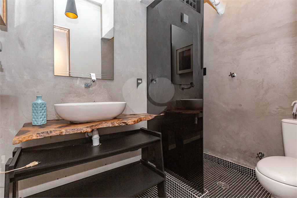 Apartamento Reformado e Mobiliado na Vila Mariana 100m² e 1 vaga. 