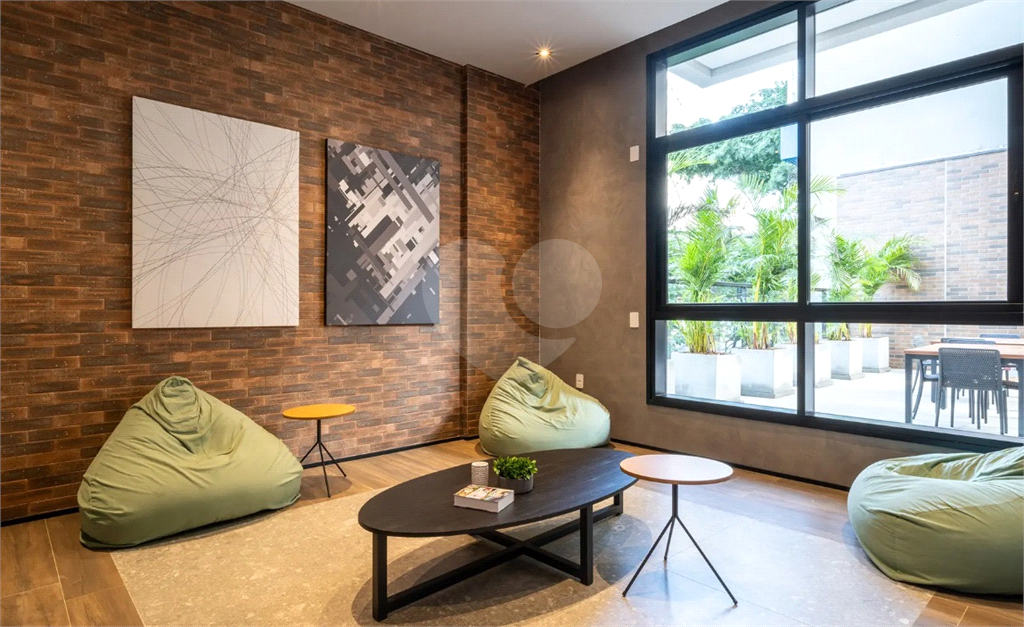 Conforto e Conveniência na Vila Buarque: Apartamento Mobiliado com Varanda e Lazer Completo