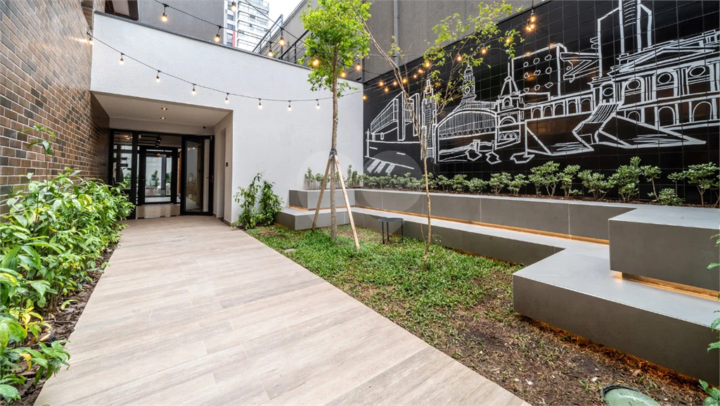 Conforto e Conveniência na Vila Buarque: Apartamento Mobiliado com Varanda e Lazer Completo