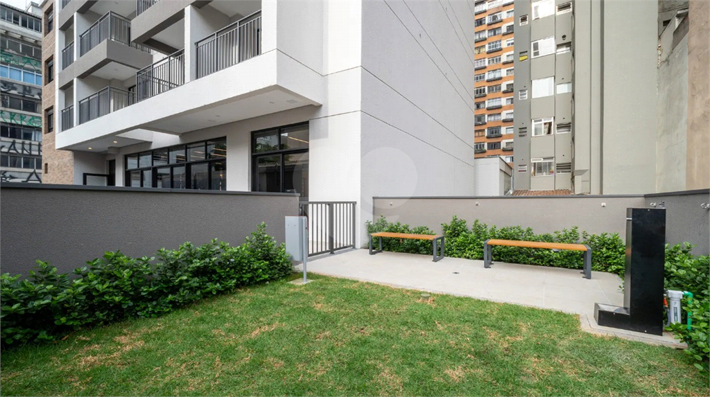 Conforto e Conveniência na Vila Buarque: Apartamento Mobiliado com Varanda e Lazer Completo