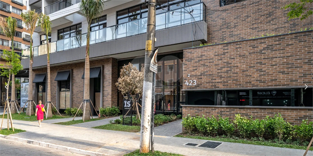 Conforto e Conveniência na Vila Buarque: Apartamento Mobiliado com Varanda e Lazer Completo