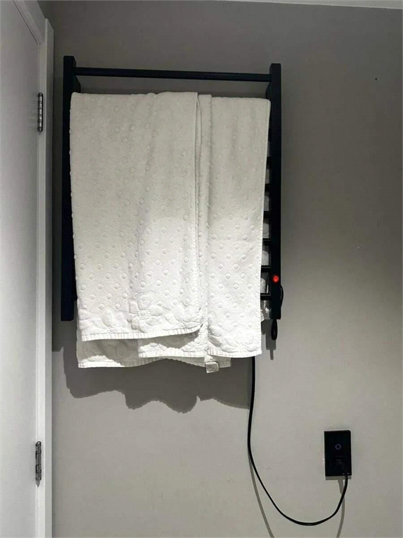 Conforto e Conveniência na Vila Buarque: Apartamento Mobiliado com Varanda e Lazer Completo