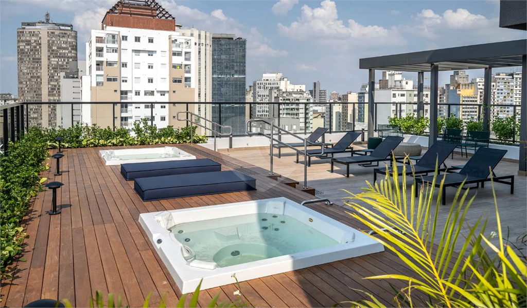 Conforto e Conveniência na Vila Buarque: Apartamento Mobiliado com Varanda e Lazer Completo