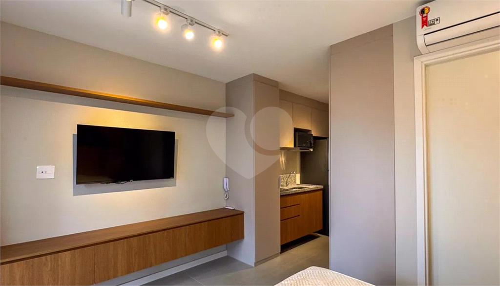 Studio Moderno e Automatizado no Jardim das Acácias: Conectividade e Conforto ao Lado do Metrô Brooklin