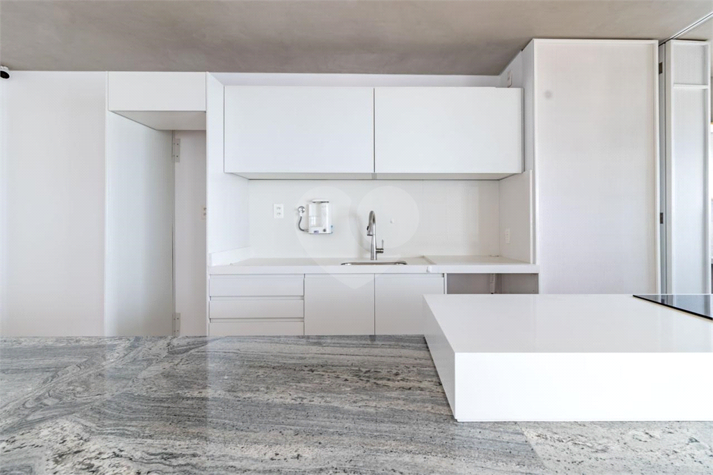 Apartamento 68m² na Aclimação – Sala Ampliada e 2 Vagas