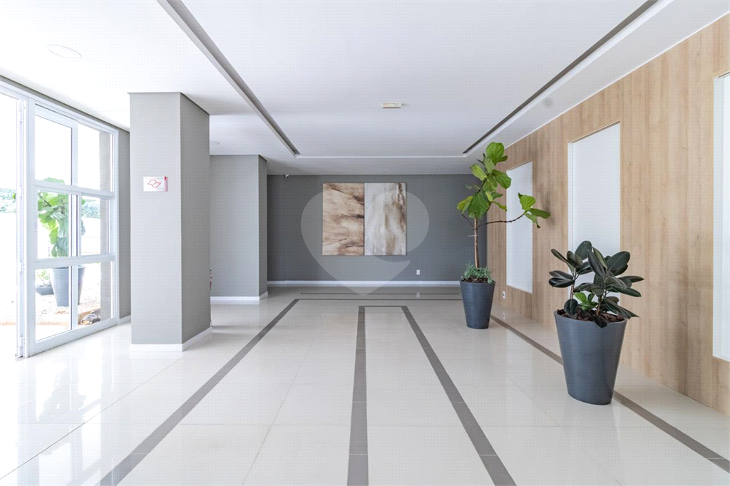 Apartamento 68m² na Aclimação – Sala Ampliada e 2 Vagas