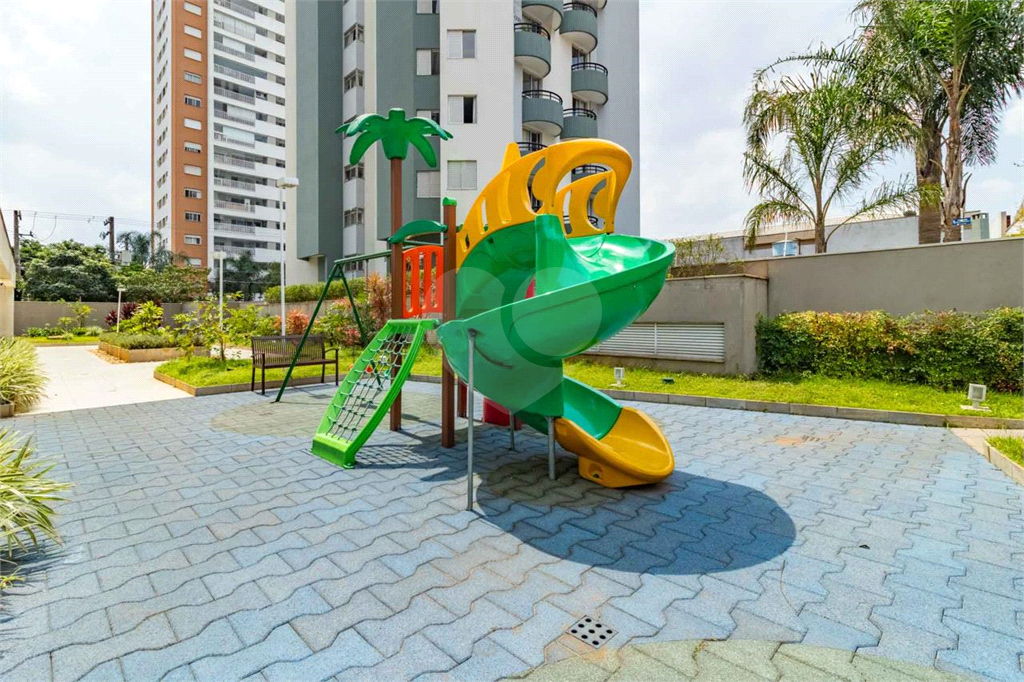 Apartamento 68m² na Aclimação – Sala Ampliada e 2 Vagas