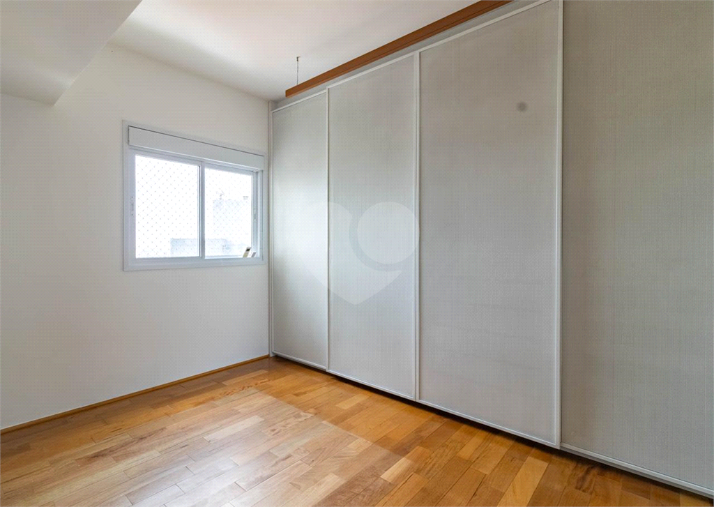 Apartamento 68m² na Aclimação – Sala Ampliada e 2 Vagas