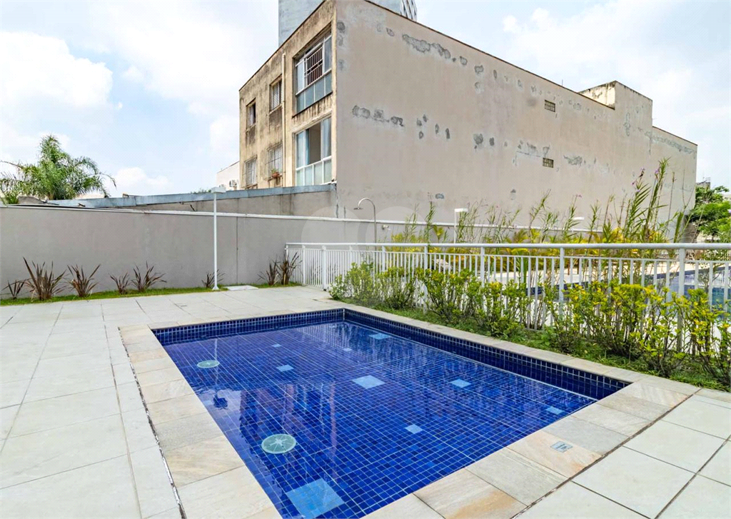 Apartamento 68m² na Aclimação – Sala Ampliada e 2 Vagas