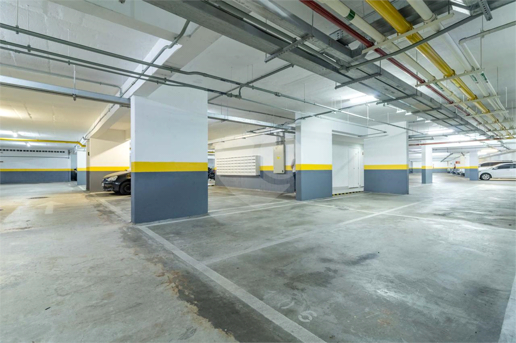 Apartamento 68m² na Aclimação – Sala Ampliada e 2 Vagas