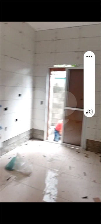 APARTAMENTO em CASA VERDE