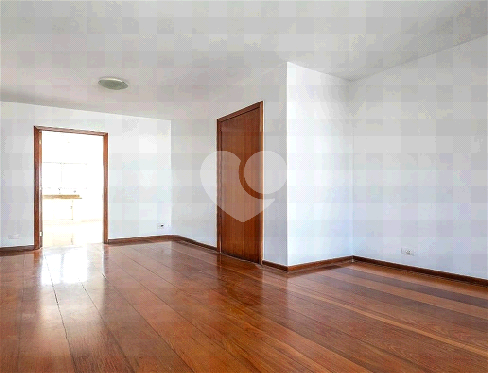 Apartamento à venda nos Jardins com 3 dormitórios e 85 m²