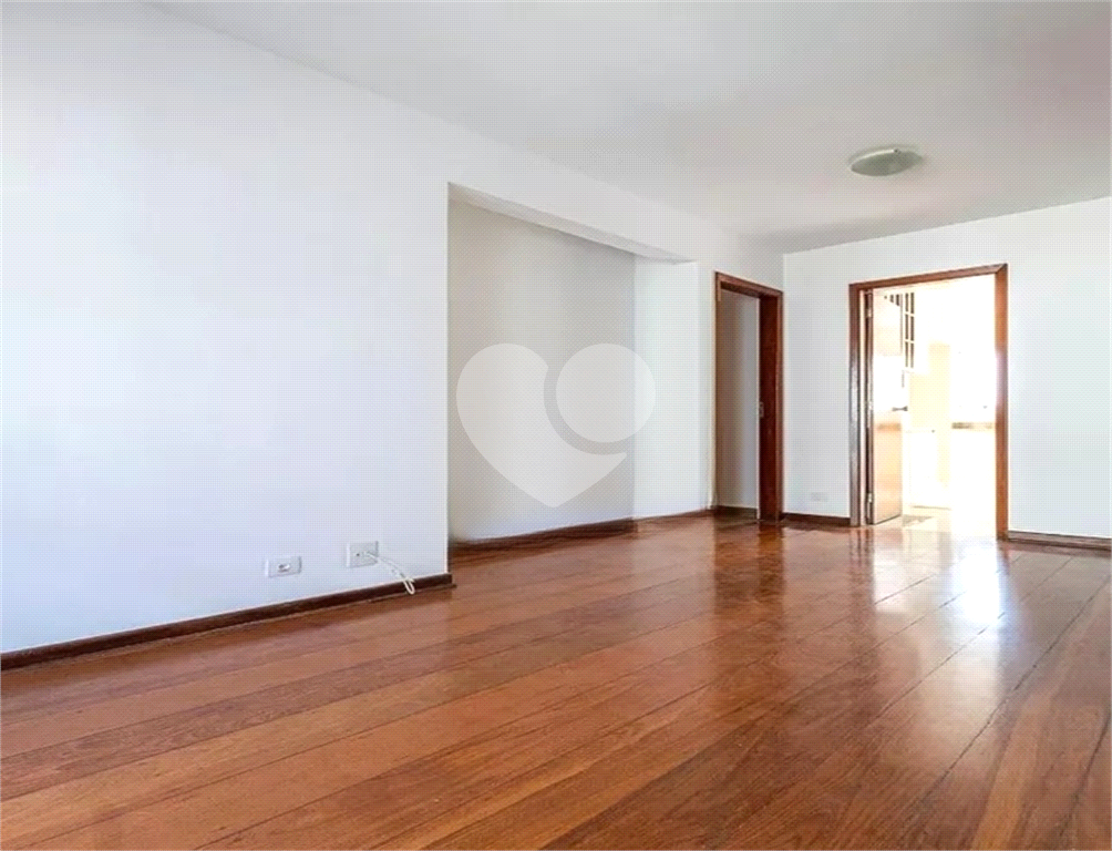 Apartamento à venda nos Jardins com 3 dormitórios e 85 m²
