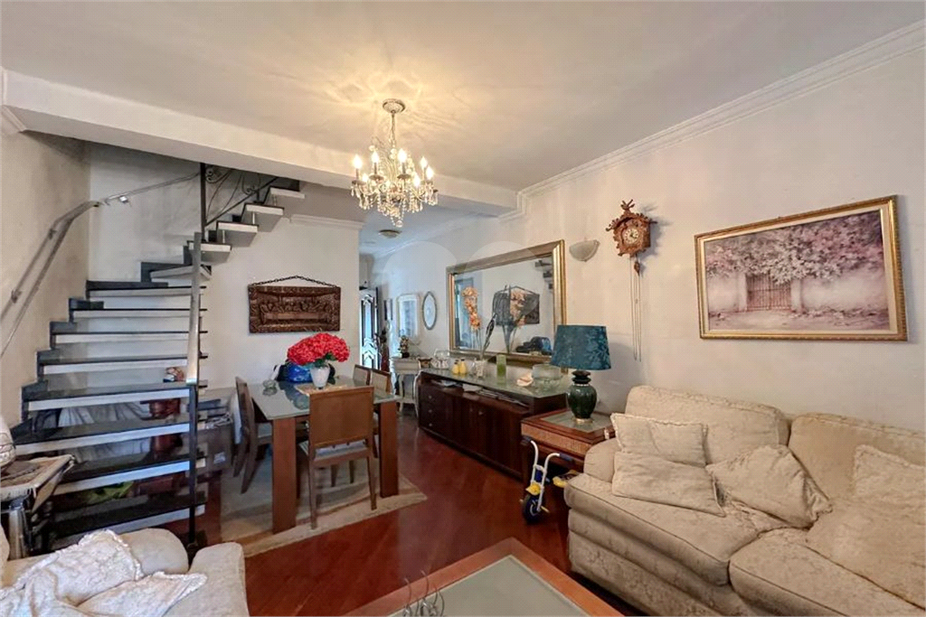 Casa à Venda | 112 m² | 3 dormitórios | 1 vaga no Bom Retiro!