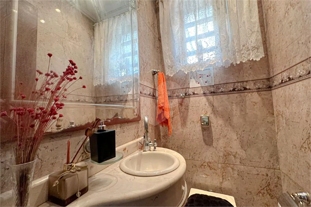 Casa à Venda | 112 m² | 3 dormitórios | 1 vaga no Bom Retiro!