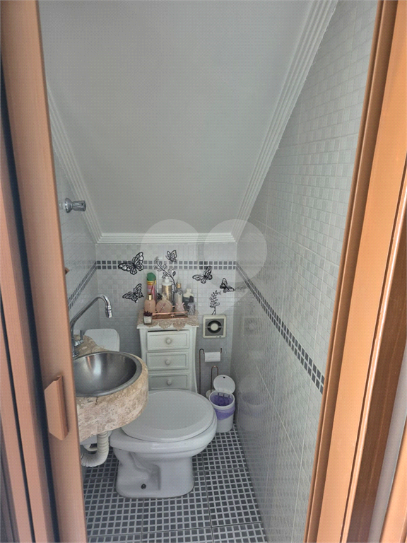 Sobrado com 2 dormitórios a venda na Vila Nivi.