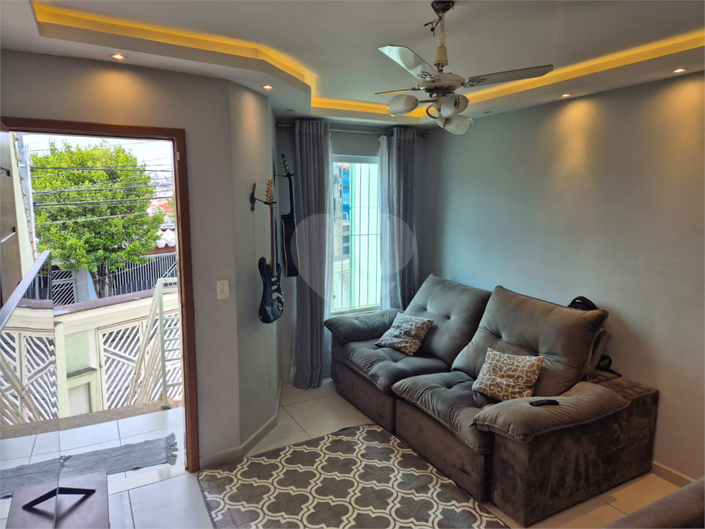 Sobrado com 2 dormitórios a venda na Vila Nivi.