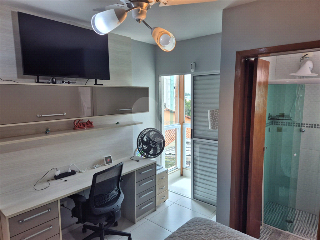 Sobrado com 2 dormitórios a venda na Vila Nivi.