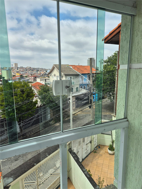 Sobrado com 2 dormitórios a venda na Vila Nivi.